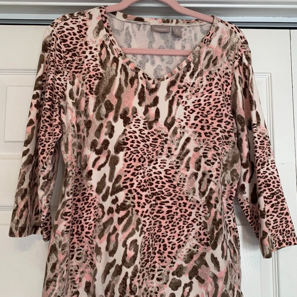 Chico's size 2 Animal Print VNeck TShirt Elbow Length Sleeves